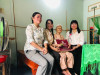 Đoàn đến thăm và tặng quà Mẹ Việt Nam Anh hùng Phạm Thị Bé ngụ ấp Năm Trại, xã Trường Đông, thị xã Hòa Thành