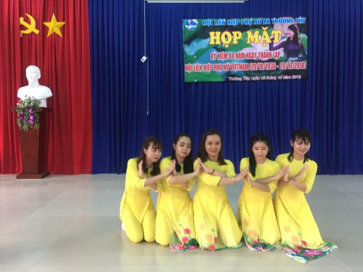 Xã Trường Tây tổ chức họp mặt kỷ niệm ngày thành lập Hội liên hiệp Phụ nữ Việt Nam 20/10