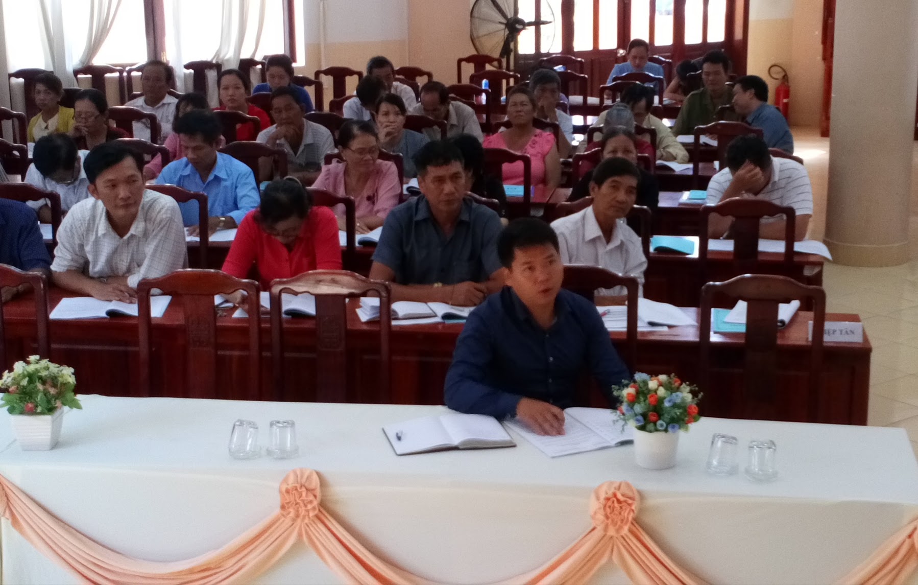 29-8 Toàn cảnh hội nghị tập huấn ra soát hộ nghèo huyện Hòa Thành năm 2018.JPG