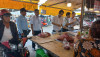 Thực hiện kiểm tra về chất lượng, ATTP tại một quầy thịt bò, chợ Long Hoa trong ngày 25/9/2023
