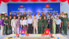 Đại biểu Bộ CHQS tỉnh cùng lãnh đạo thị xã Hoà Thành và lãnh đạo huyện Tboung Khmum chụp hình lưu niệm