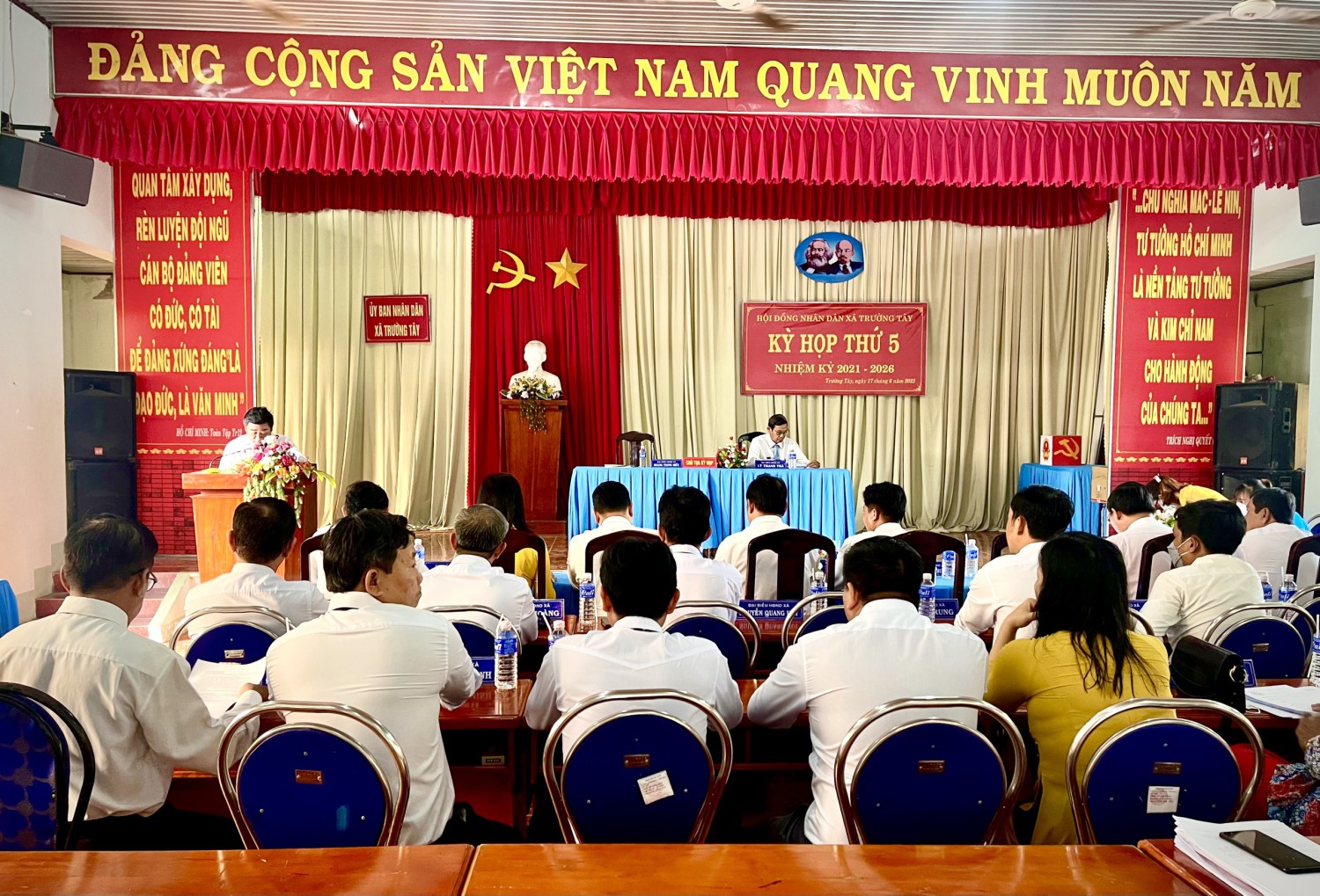 Hình ảnh kỳ họp thứ 5 HĐND xã Trường Tây, NK 2021-2026.