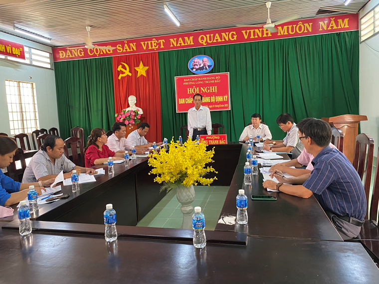 Ban đại diện Hội đồng quản trị NHCSXH tỉnh Tây Ninh kiểm tra công tác cho vay hộ nghèo và các đối tượng chính sách trên địa bàn phường Long Thành Bắc