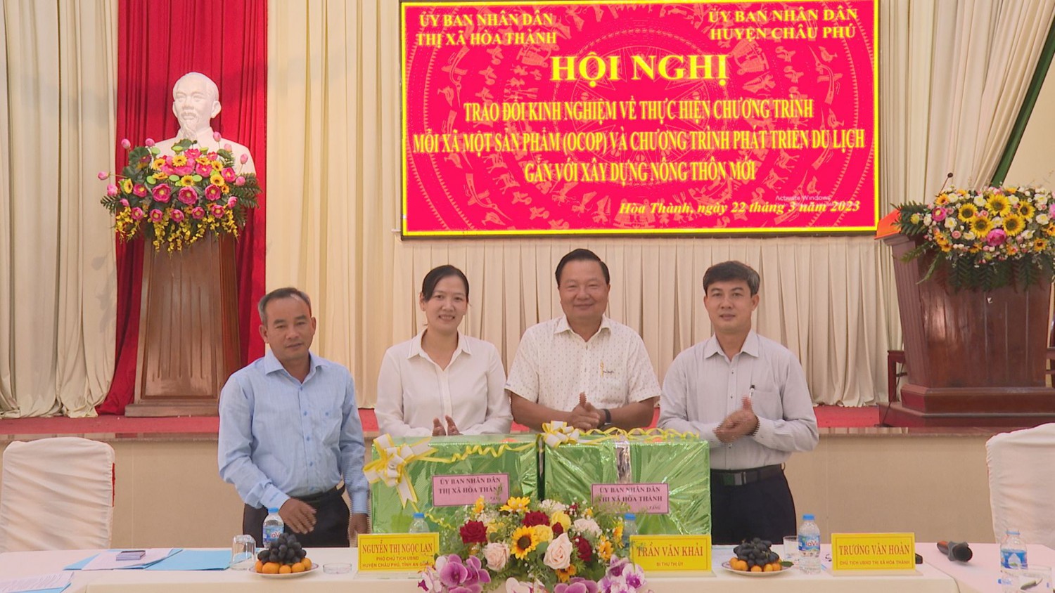 Thị xã Hoà Thành và huyện Châu Phú trao đổi kinh nghiệm triển khai Chương trình OCOP