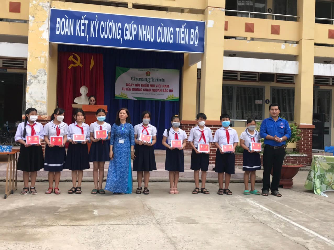 Hội đồng đội xã Long Thành Nam tổ chức “Ngày hội thiếu nhi Việt Nam - Tuyên dương Cháu ngoan Bác Hồ” năm học 2022-2023