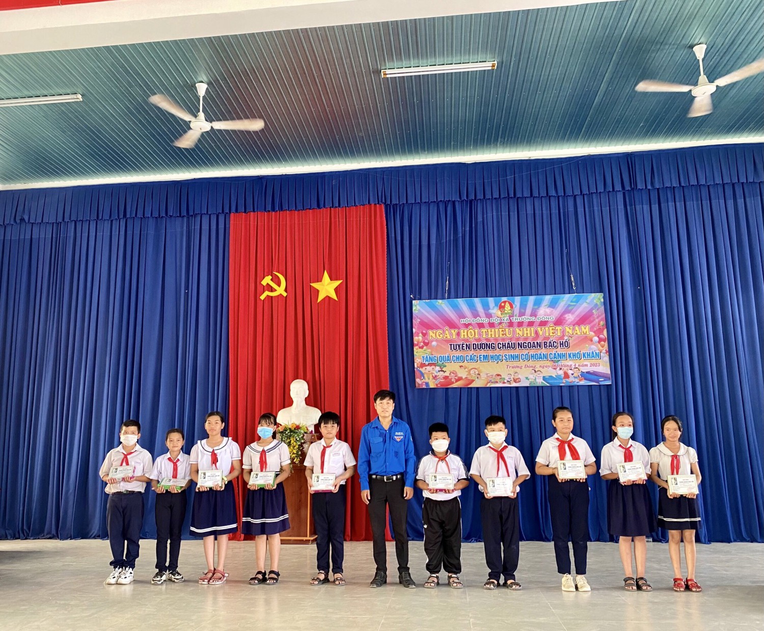 Hội đồng đội xã Trường Đông tổ chức  “Ngày hội Thiếu nhi Việt Nam” và tuyên dương “Cháu ngoan Bác Hồ”