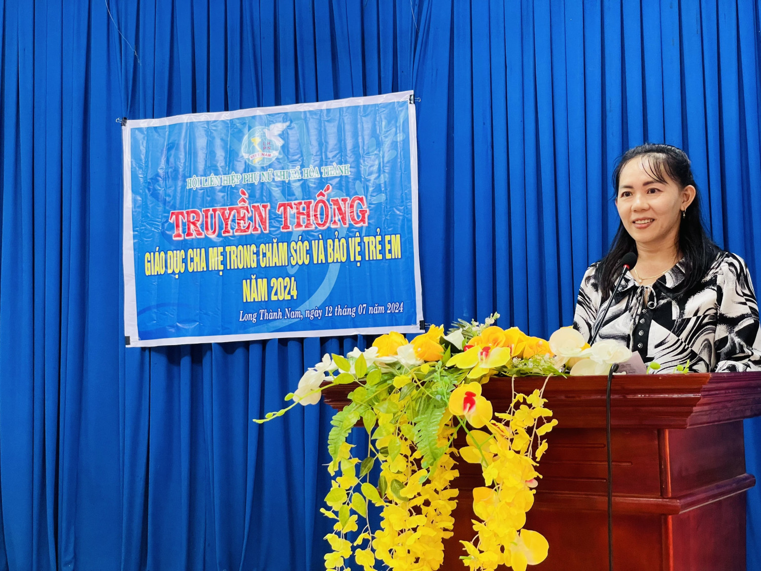 Bà Trần Thị Thu Cúc tuyên truyền nội dung PTTD